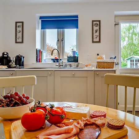 2 Bed In Northallerton 82411 Holiday home *